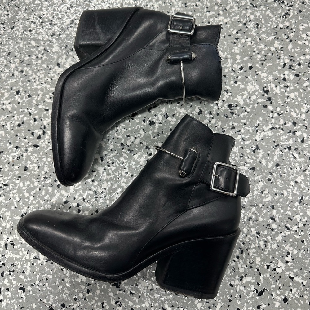 Balenciaga Stylish Black Ankle Boots for Women 38 - Picture 2 of 11